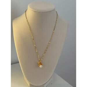 Gold Flower Pearl Pendant Necklace Stainless Steel Elegant Minimal Gift
